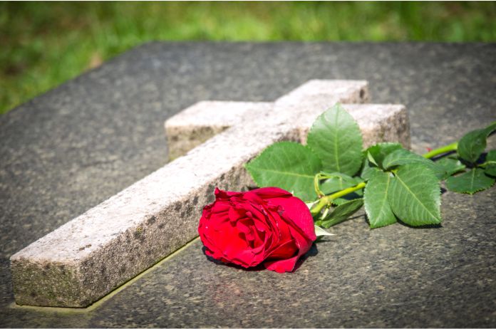 Cómo elegir una buena lápida funeraria de calidad y con las mayores garantías