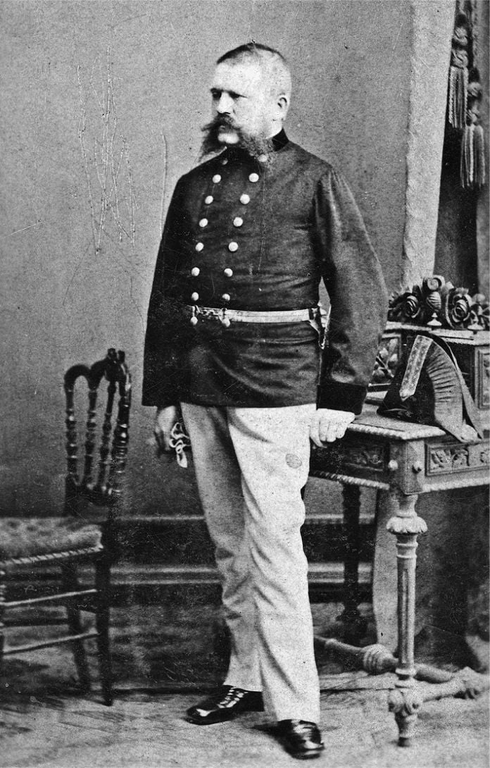 Una fotografía de Alois Hitler en uniforme