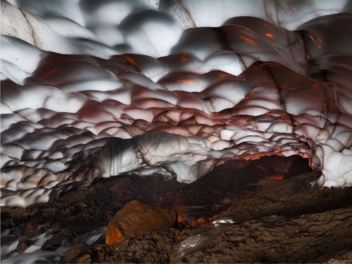 Cuevas de hielo en Kamchatka