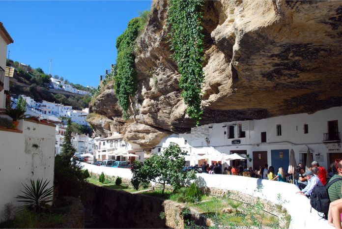 El pueblo construido en una roca