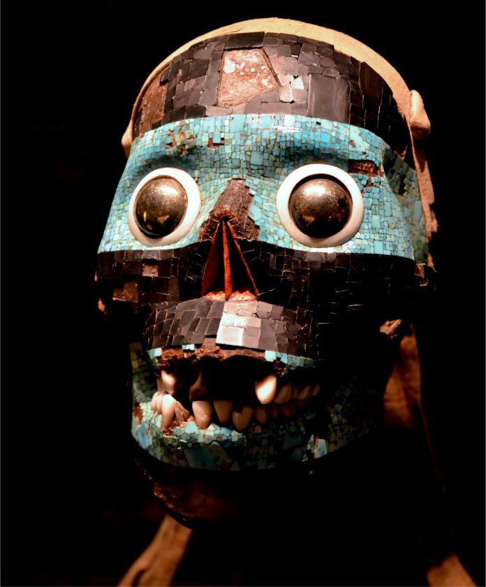 El dios azteca Tezcatlipoca usaba espejos para cruzar entre el reino terrenal y el inframundo.