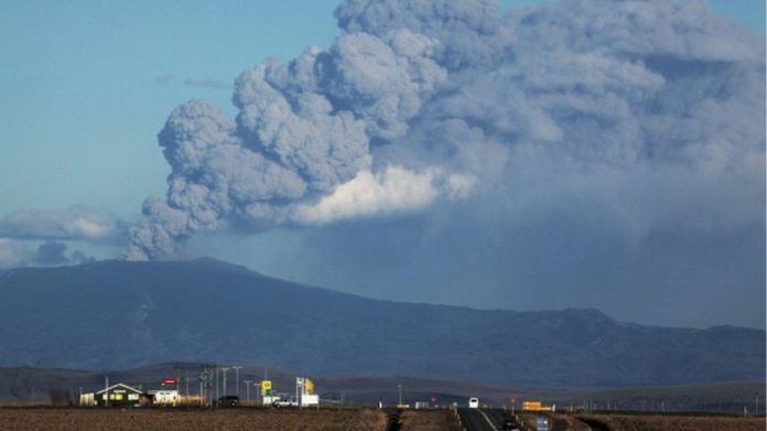 erupción del volcán Eyjafjallajökull de Islandia