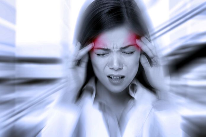 6 actividades cotidianas que te pueden causar dolor de cabeza
