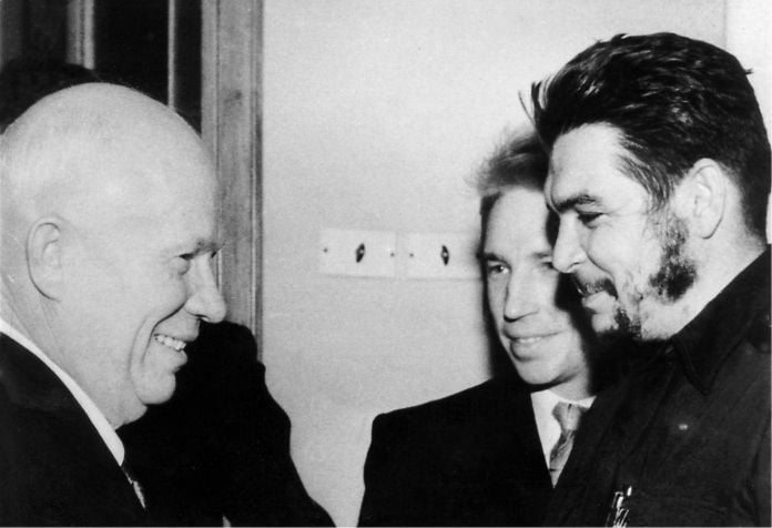 El Che con Nikita Krushev