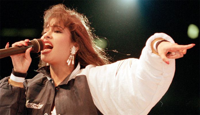 La trágica muerte de Selena Quintanilla, la 'Madonna mexicana' que fue asesinada a tiros por su 'fan número uno'