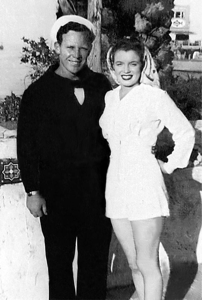 Monroe con su primer marido, James Dougherty