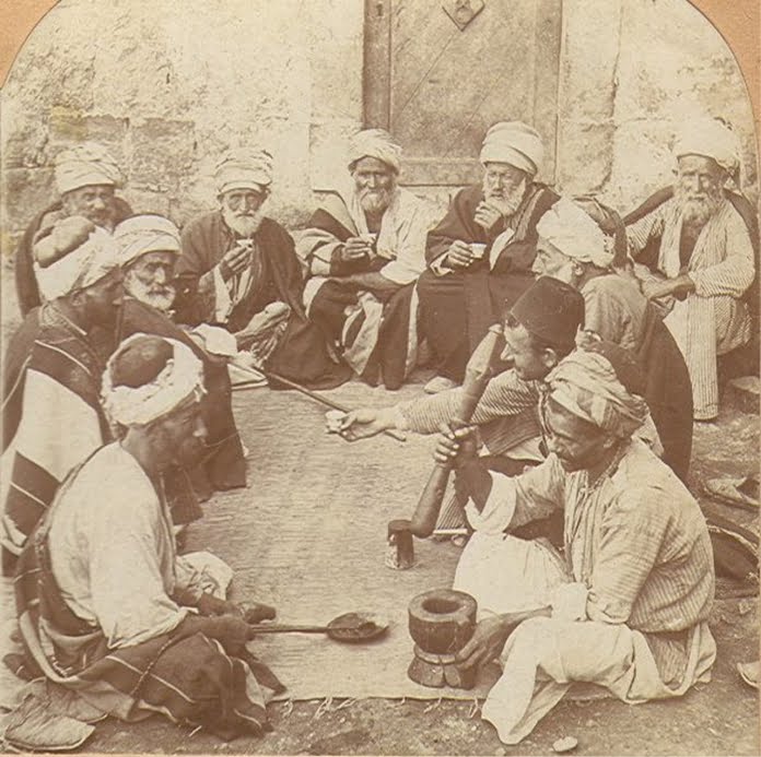 Una cafetería en Palestina hacia 1900