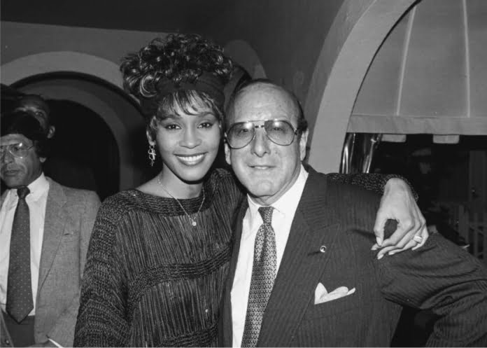 Whitney Houston y Clive Davis