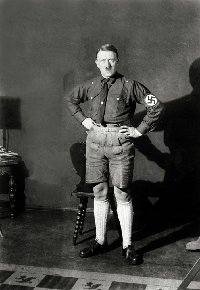 Hitler luego se arrepintió de mostrar sus piernas desnudas