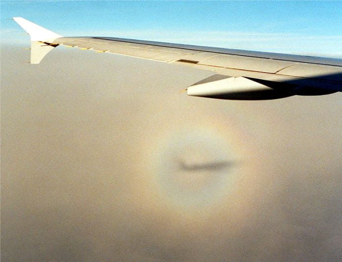 Arcoíris visto desde un avión