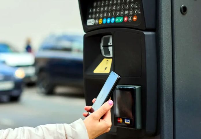 Innovación en la Zona SER: Cómo el pago móvil está cambiando el juego del estacionamiento